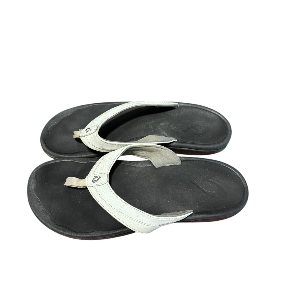 OLUKAI Women’s Size 8 Flip Flops Sandals Thongs White Black Beach Vacation - Picture 2 of 9